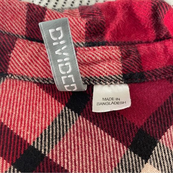 H&M Divided Red Plaid Flannel Button Down Shirt size Small Western Lumberjack - Picture 5 of 11